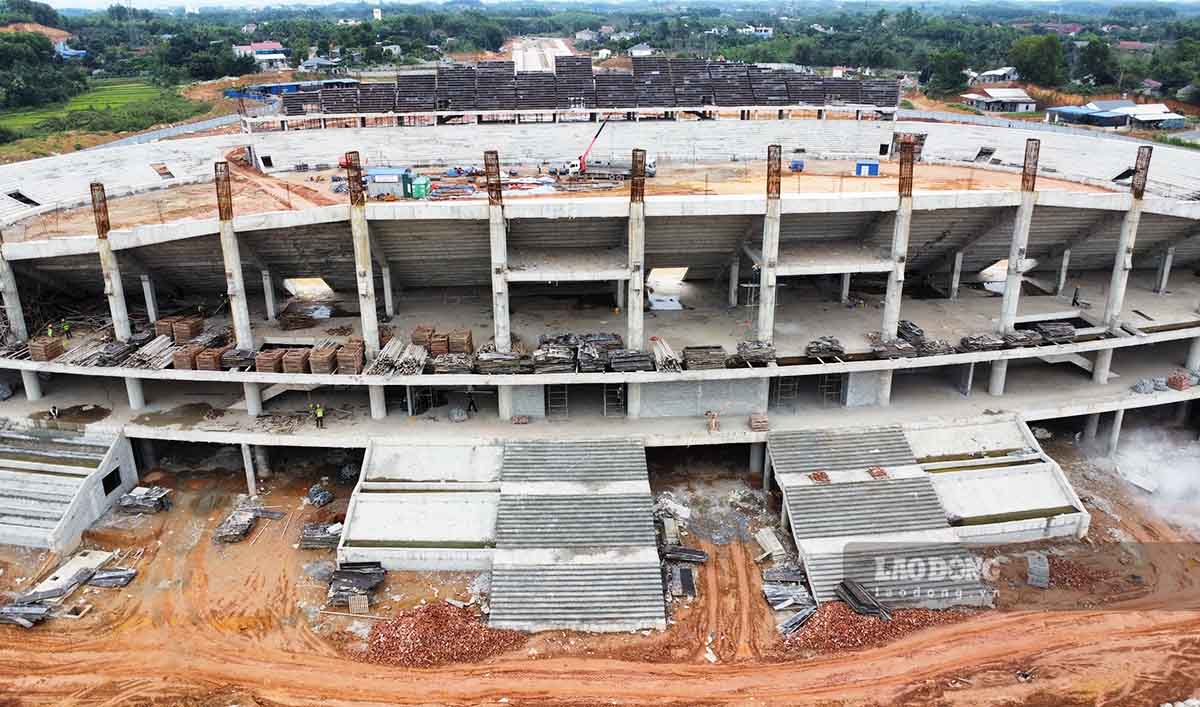 Dự án xây dựng sân vận động Thái Nguyên đang đạt và vượt tiến độ đề ra, xây dựng tường ngăn các phòng tầng 1 đạt 90%, tường ngăn tầng 2 đạt 70%