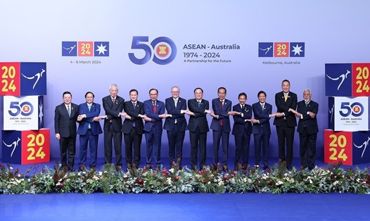 Thủ tướng Chính phủ Phạm Minh Chính cùng các trưởng đoàn chụp ảnh chung với Thủ tướng Australia. Ảnh: TTXVN