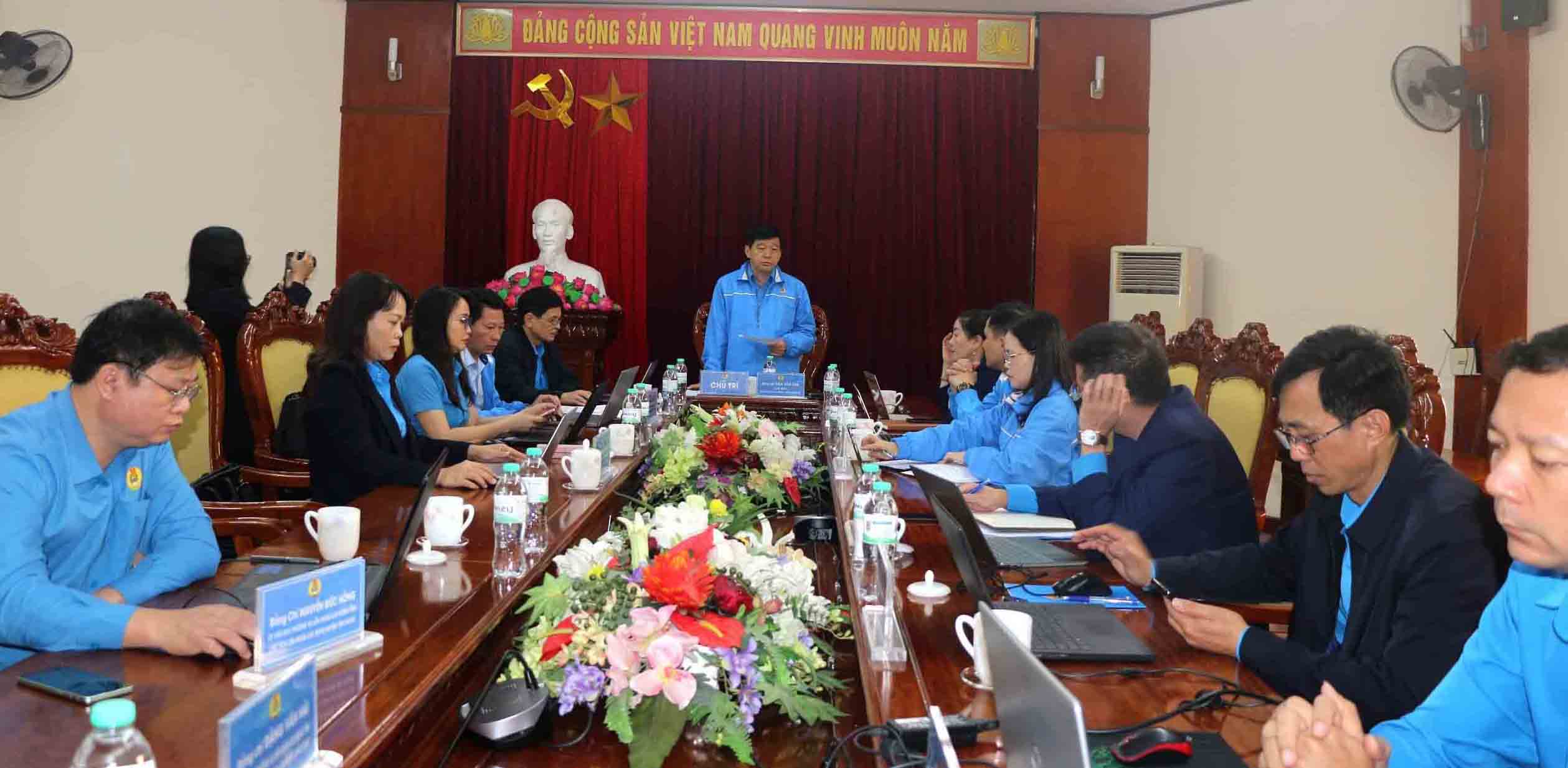 Ban Thường vụ LĐLĐ tỉnh Nghệ An thống nhất Kế hoạch Tháng công nhân 2024 với 5 nội dung triển khai ở các cấp công đoàn. Ảnh: Thanh Vân