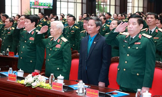 Phó Chủ tịch Tổng Liên đoàn Lao động Việt Nam Huỳnh Thanh Xuân (thứ 2 từ phải sang) tại buổi Lễ. Ảnh: Hải Nguyễn