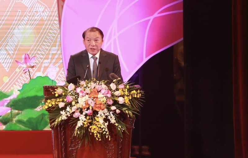 Bộ trưởng Bộ VHTTDL Nguyễn Văn Hùng báo cáo