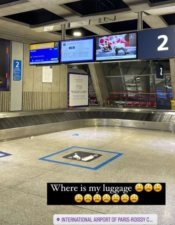Nguyễn Thùy Linh bị thất lạc vali kí gửi tại sân bay quốc tế Paris. Ảnh chụp màn hình