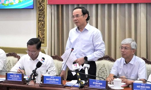 Bí thư Thành ủy TPHCM Nguyễn Văn Nên phát biểu tại cuộc họp.  Ảnh: Trung tâm báo chí TPHCM