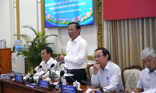Chủ tịch UBND TPHCM Phan Văn Mãi phát biểu tại cuộc họp.  Ảnh: Trung tâm báo chí TPHCM