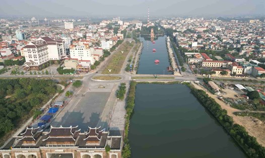 Tỉnh Ninh Bình đang quyết tâm trở thành thành phố trực thuộc Trung ương với đặc trưng đô thị di sản thiên niên kỷ, thành phố sáng tạo vào năm 2035. Ảnh: Nguyễn Trường