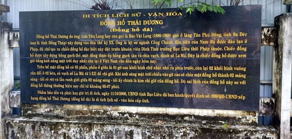 Đồng hồ Thái Dương là một di tích rất độc đáo, được xếp hạng di tích lịch sử - văn hoá cấp tỉnh tại Quyết định số 699/QĐ-UBND ngày 11.10.2006.