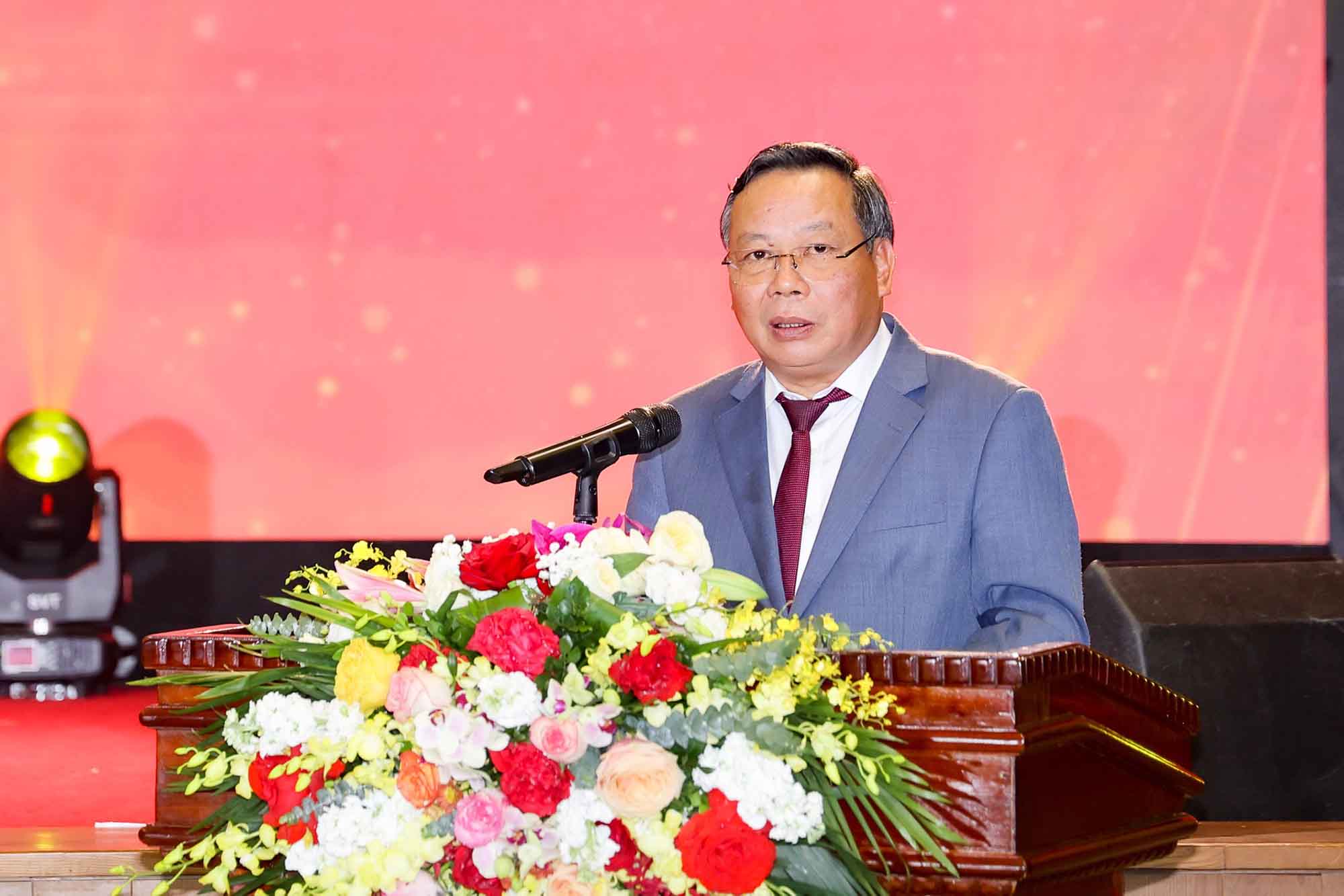 Phó Bí thư Thành ủy Hà Nội Nguyễn Văn Phong phát biểu. Ảnh: Phạm Đông