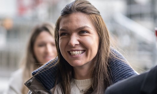 Simona Halep nở nụ cười thoải mái sau khi kháng án thành công. Ảnh: Sky Sports