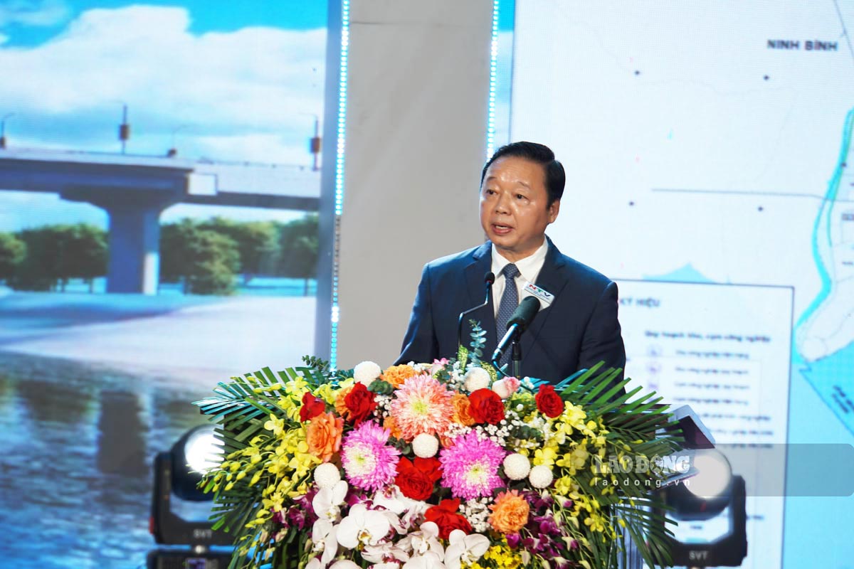Phó Thủ tướng Chính phủ Trần Hồng Hà phát biểu tại hội nghị. Ảnh: Lương Hà