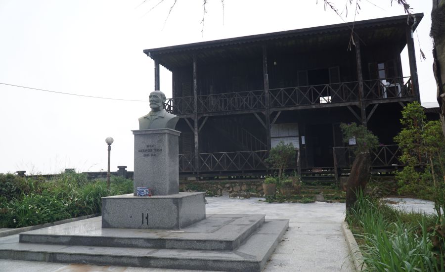 Năm 2023, Bộ Văn hóa, Thể thao và Du lịch xếp hạng bổ sung địa điểm nhà làm việc của nhà bác học Alexandre Yersin trên núi Hòn Bà là di tích quốc gia. 
Ảnh: Hữu Long