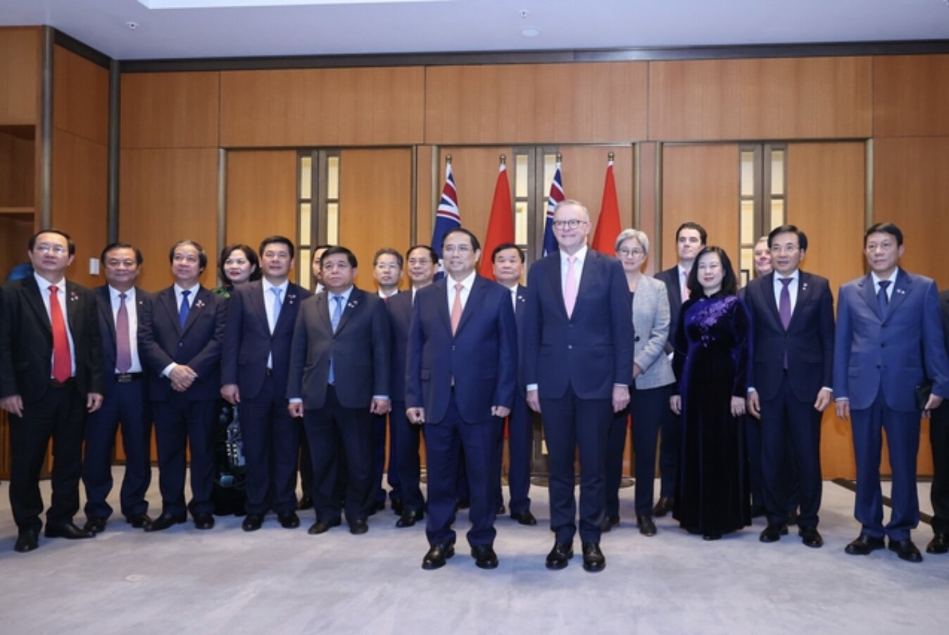 Thủ tướng Chính phủ Phạm Minh Chính và Thủ tướng Australia Anthony Albanese chứng kiến lễ ký kết, trao đổi các văn kiện hợp tác giữa lãnh đạo các bộ ngành, cơ quan hai nước. Ảnh: VGP