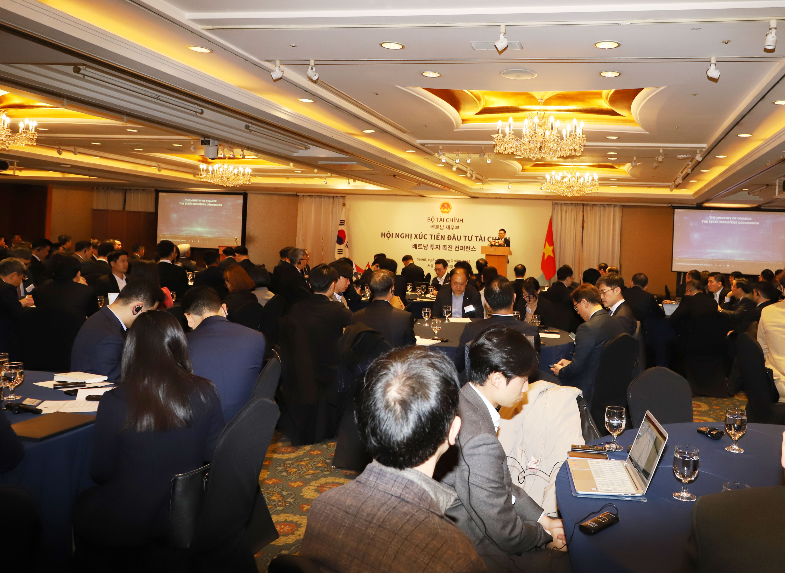 Hội nghị xúc tiến đầu tư với chủ đề “Việt Nam – Điểm đến đầu tư” do Uỷ ban Chứng khoán Nhà nước tổ chức hôm nay tại Thủ đô Seoul, Hàn Quốc. Ảnh: SSC 