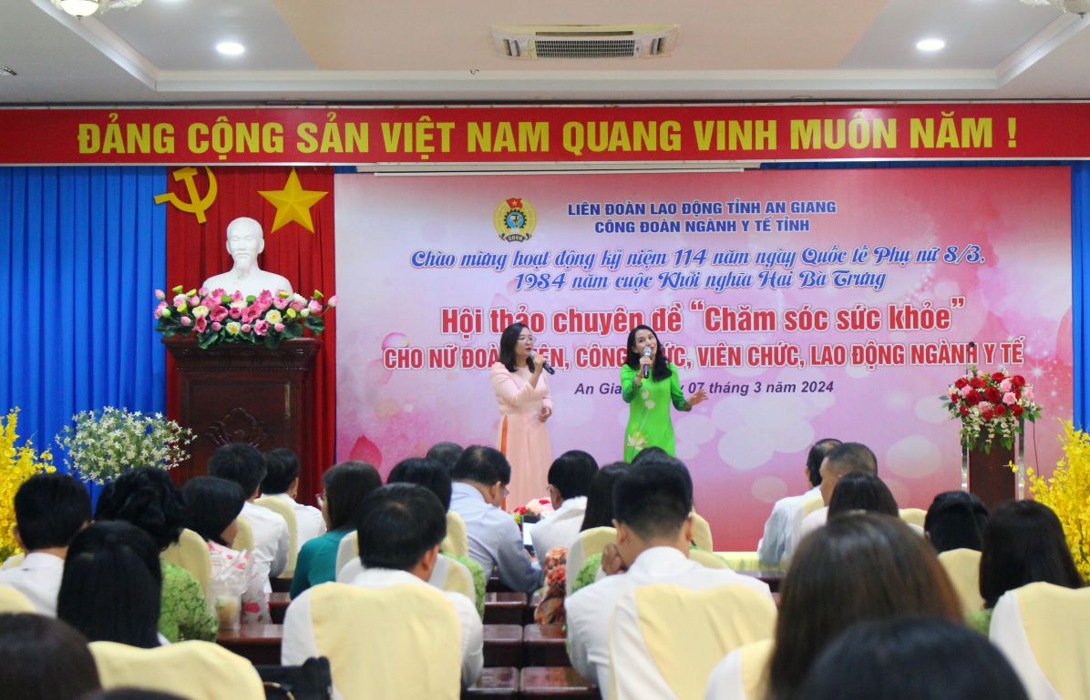 Quang cảnh buổi lễ kỷ niệm Ngày Quốc tế Phụ nữ 8.3 do Công đoàn ngành Y tế tỉnh An Giang tổ chức. Ảnh: Lâm Điền