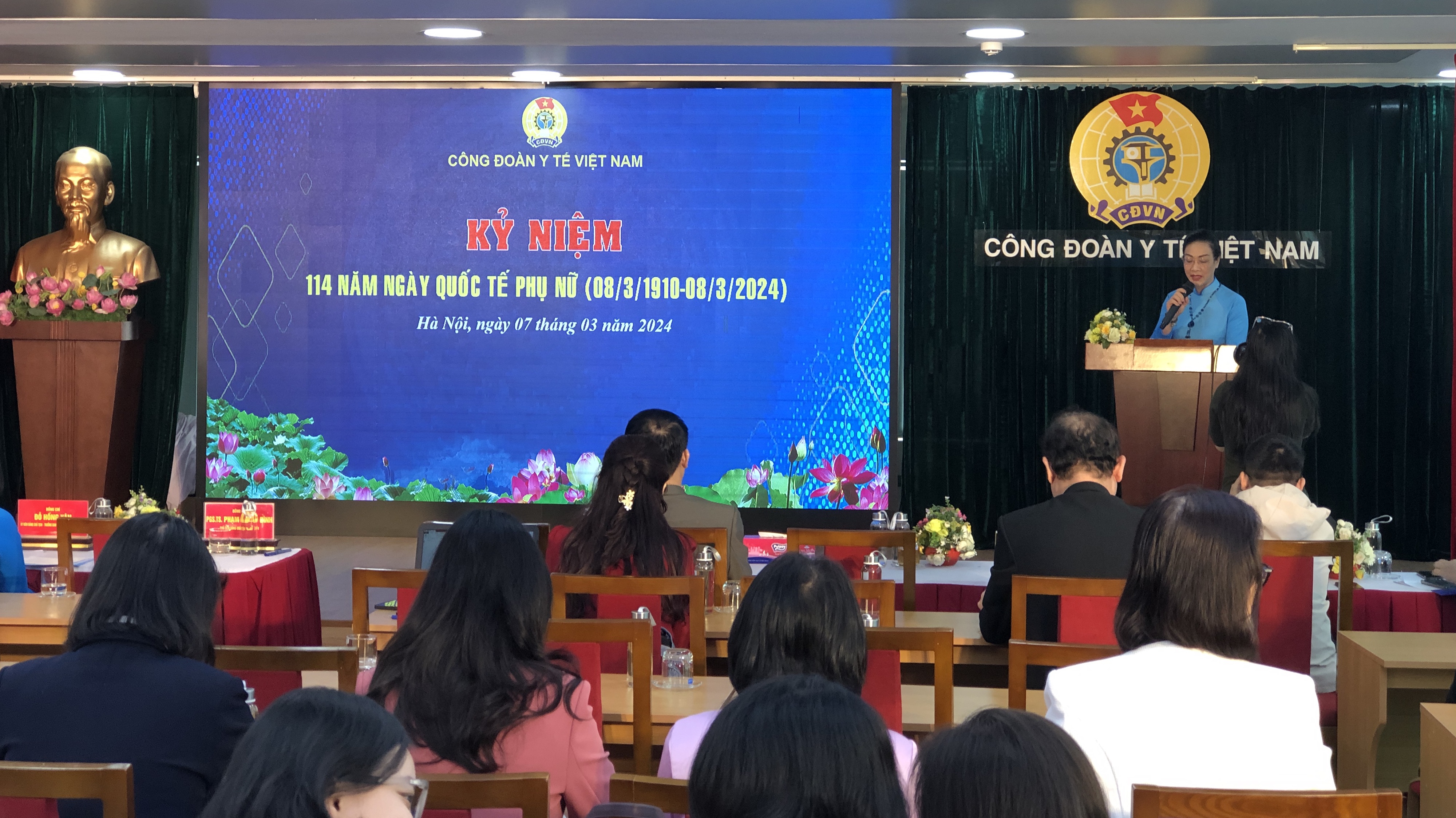 Bà Phạm Thanh Bình – Chủ tịch Công đoàn Y tế Việt Nam - phát biểu tại lễ kỷ niệm. Ảnh: Thục Quyên 