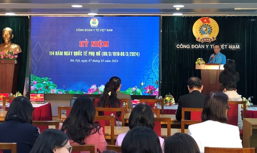 Bà Phạm Thanh Bình – Chủ tịch Công đoàn Y tế Việt Nam - phát biểu tại lễ kỷ niệm. Ảnh: Thục Quyên 