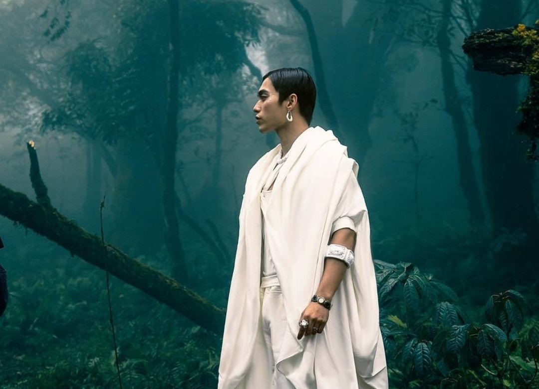 Mono trong MV "Open your eyes". Ảnh: Soni Photo