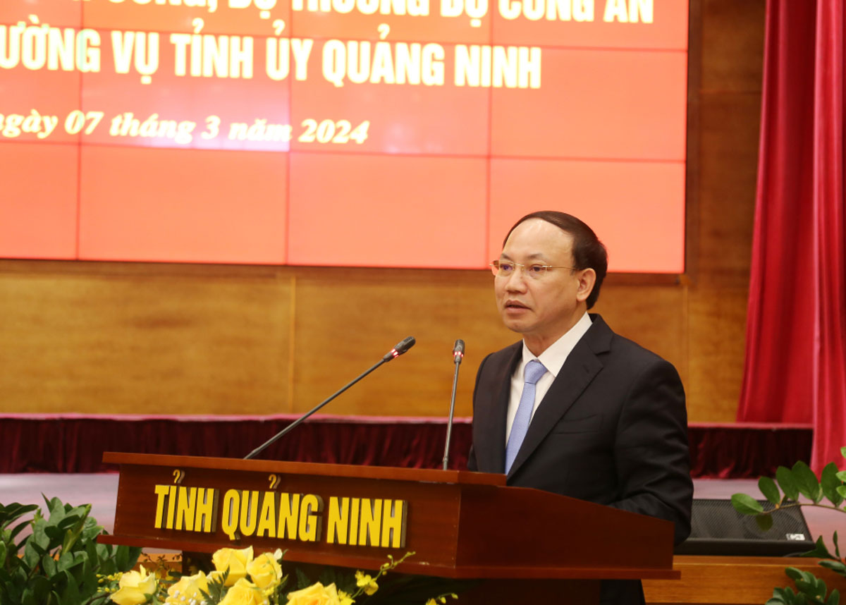 Ông Nguyễn Xuân Ký, Bí thư Tỉnh ủy Quảng Ninh phát biểu tại cuộc làm việc. Ảnh: Thu Chung