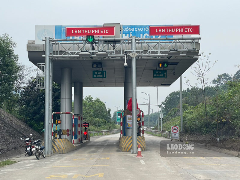 Không ít người dân mong mỏi dự án mở rộng cao tốc Nội Bài - Lào Cai sẽ sớm triển khai. Ảnh: Đinh Đại 