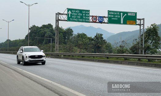 Dự án nâng cấp, mở rộng tuyến cao tốc Nội Bài - Lào Cai đoạn Yên Bái - Lào Cai với số vốn gần 9.000 tỉ đồng do VEC làm chủ đầu tư. Ảnh: Đinh Đại
