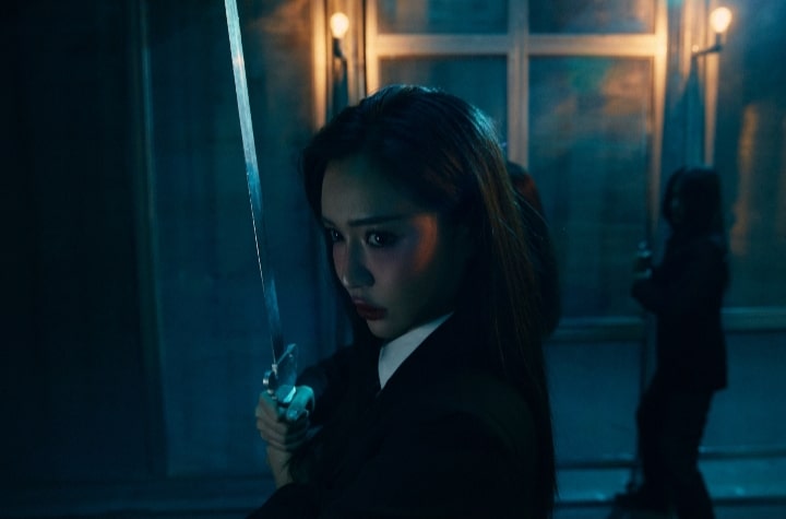 Bích Phương trở lại đường đua âm nhạc với  MV "Nâng chén tiêu sầu". Ảnh: Bích Phương.