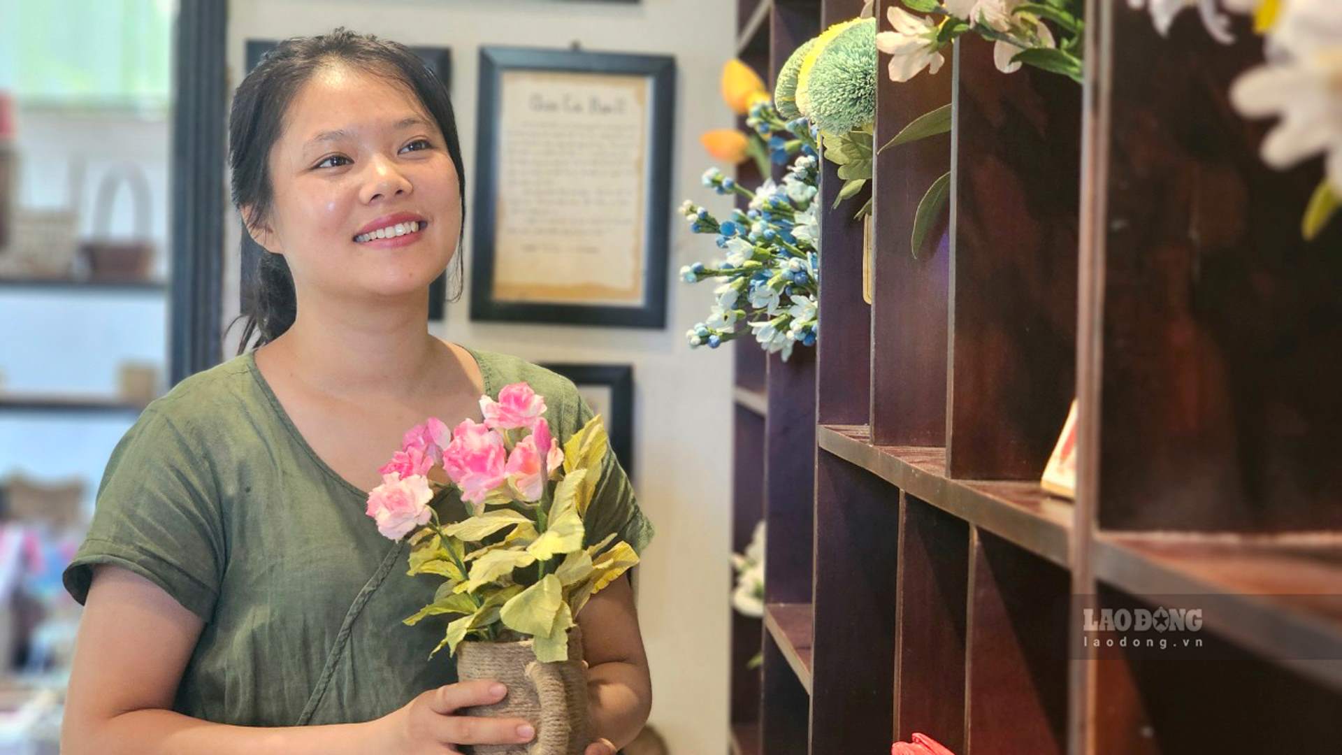 Chân dung cô gái 9X, người truyền cảm hứng vươn lên cho người khuyết tật. Ảnh: Nguyễn Luân.