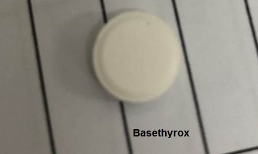 Bệnh nhân tự ý uống thuốc hoóc môn tuyến giáp là Berlthyrox thay cho kháng giáp tổng hợp là Basethyrox. Ảnh: BVCC