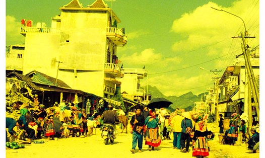 Hình ảnh thị trấn Bắc Hà năm 2002. Ảnh: Chi hội Nghệ sỹ Nhiếp ảnh Lào Cai cung cấp