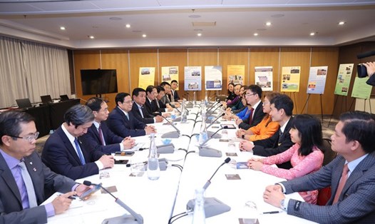 Thủ tướng Chính phủ Phạm Minh Chính trong cuộc làm việc với lãnh đạo Hội Trí thức và chuyên gia Việt Nam tại Australia. Ảnh: VGP