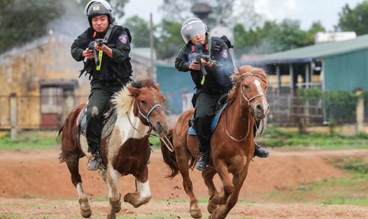 Đoàn Cảnh sát cơ động Kỵ binh huấn luyện tại đơn vị. Ảnh: Chinhphu.vn 
