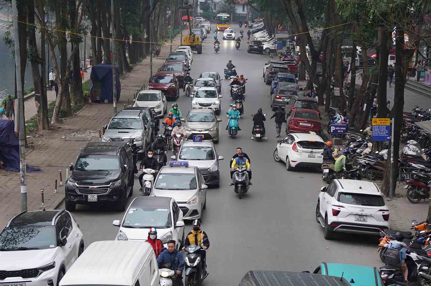 Với diện tích 4,85km2, dân số hơn 92.000 người với khoảng gần 25.000 hộ dân, Hoàng Liệt là phường đông dân nhất Hà Nội hiện nay. 