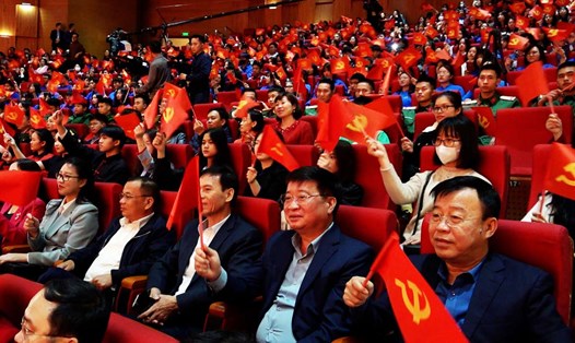 900 đại biểu tham dự phát động thi đua “Thanh xuân dâng Đảng” ở Quảng Ninh. Ảnh: Đoàn Hưng