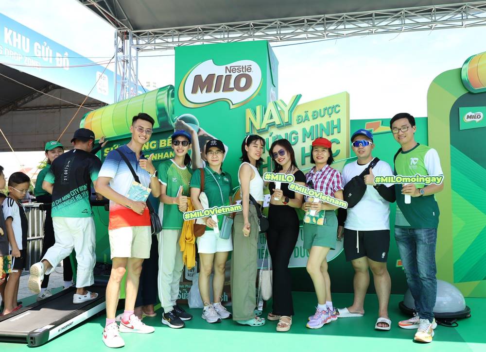 Vận động viên tham gia các hoạt động ý nghĩa nâng cao sức bền của nhãn hàng MILO trong khuôn khổ Tiền Phong Marathon 2024. Ảnh: Nestlé