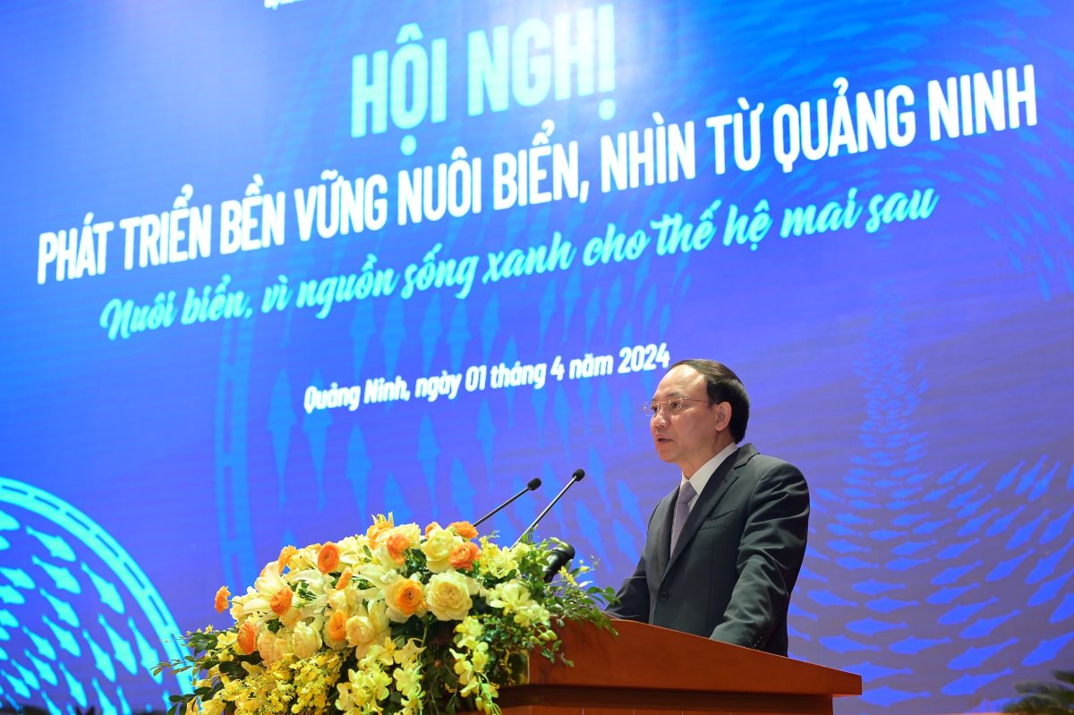 Bí thư tỉnh ủy Quảng Ninh mời gọi các doanh nghiệp đầu tư vào lĩnh vực nuôi biển ở Quảng Ninh. Ảnh: Đinh Tùng