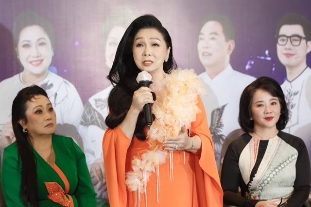 NSND Bạch Tuyết tại buổi họp báo Học viện cải lương. Ảnh: Thành Lâm.