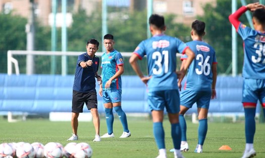 Huấn luyện viên Hoàng Anh Tuấn gọi 4 cầu thủ U23 Việt Nam từng bị loại bởi ông Troussier. Ảnh: VFF 