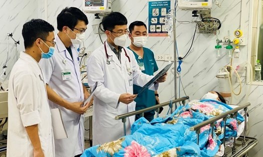 Cấp cứu bệnh nhân đột quỵ tại Bệnh viện Bạch Mai. Ảnh: BVCC