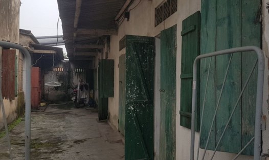 Những dãy nhà trọ xập xệ, không đảm bảo an toàn tại thôn Phú Sơn (xã Khánh Phú, huyện Yên Khánh, Ninh Bình). Ảnh: Nguyễn Trường