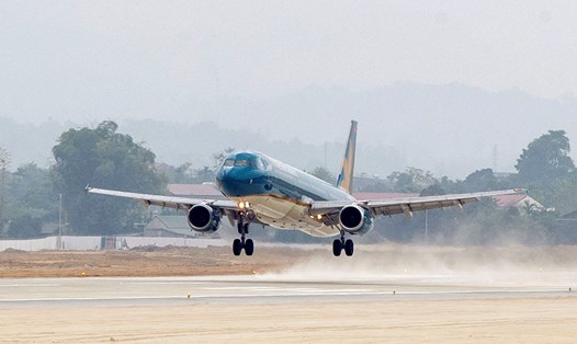 Hơn 900 chuyến bay đi/đến sân bay Điện Biên sau 4 tháng khai thác trở lại. Ảnh: Thanh Bình