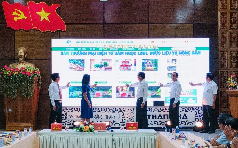 Quảng Nam chính thức khai trương sàn thương mại điện tử Sâm Ngọc Linh chiều 1.4. Ảnh: Hoàng Bin. 