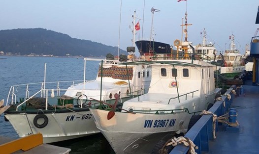 Thiếu lao động vận hành, 2 tàu kiểm ngư của tỉnh Nghệ An phải tạm ngừng hoạt động. Ảnh: Anh Tuấn