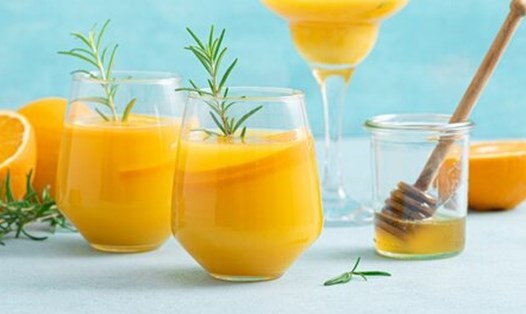 Pha chế nước cam với mật ong đúng cách sẽ giúp tăng cường sức khoẻ. Ảnh: Pixabay