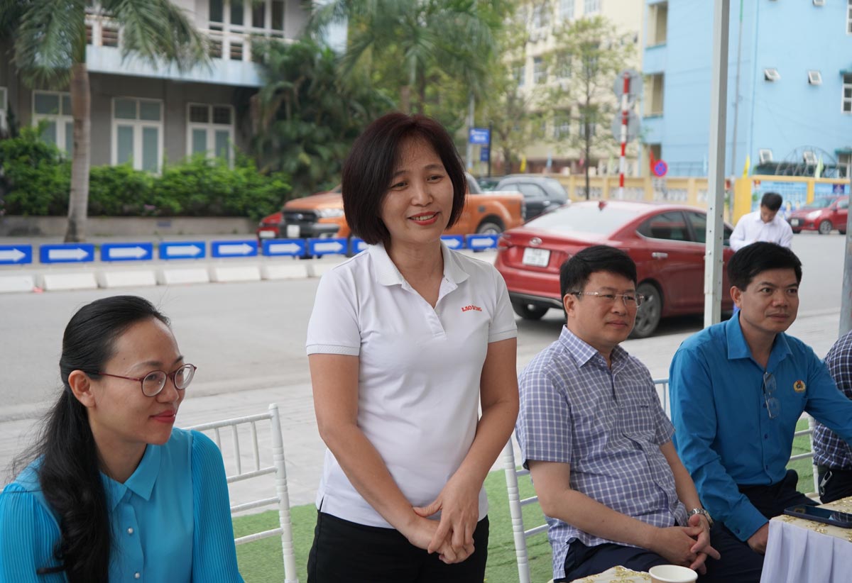 Bà Phan Thu Thủy, Phó Tổng biên tập báo Lao Động phát biểu tại sự kiện. Ảnh: Thu Dung