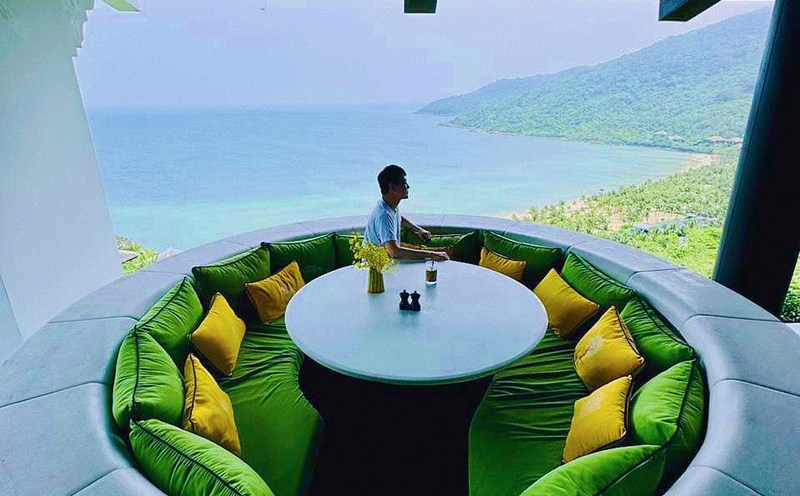 Lâm Chí Dĩnh check in khu nghỉ dưỡng sang chảnh ở Sơn Trà, Đà Nẵng. Ảnh: Weibo