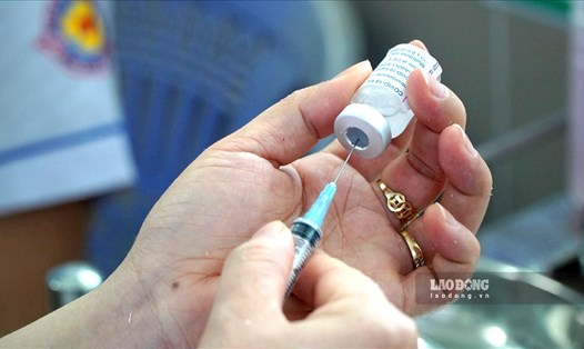 Tiêm chủng vaccine đầy đủ là một trong những giải pháp phòng, chống bệnh truyền nhiễm hiệu quả. Ảnh: Thanh Chân
