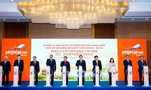 Nghi thức công bố đường bay mới TP Hồ Chí Minh - Tây An (Trung Quốc) của Vietjet. Ảnh: Phương Tuyền

