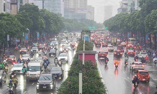 Dự báo Hà Nội có mưa vài nơi trong sáng sớm mai (11.4). Ảnh: Tô Thế