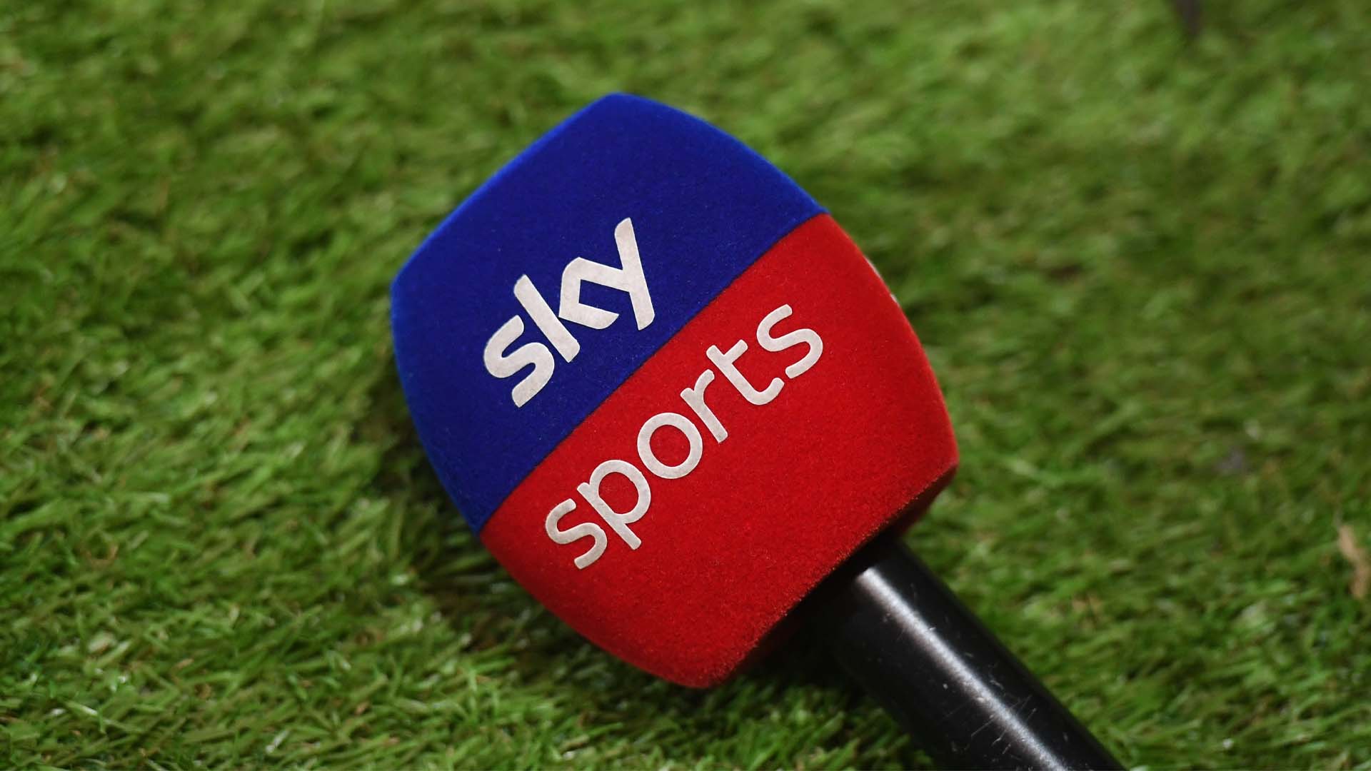 Sky Sports đã tự tạo thêm sự hấp dẫn cho Premier League. Ảnh: Goal