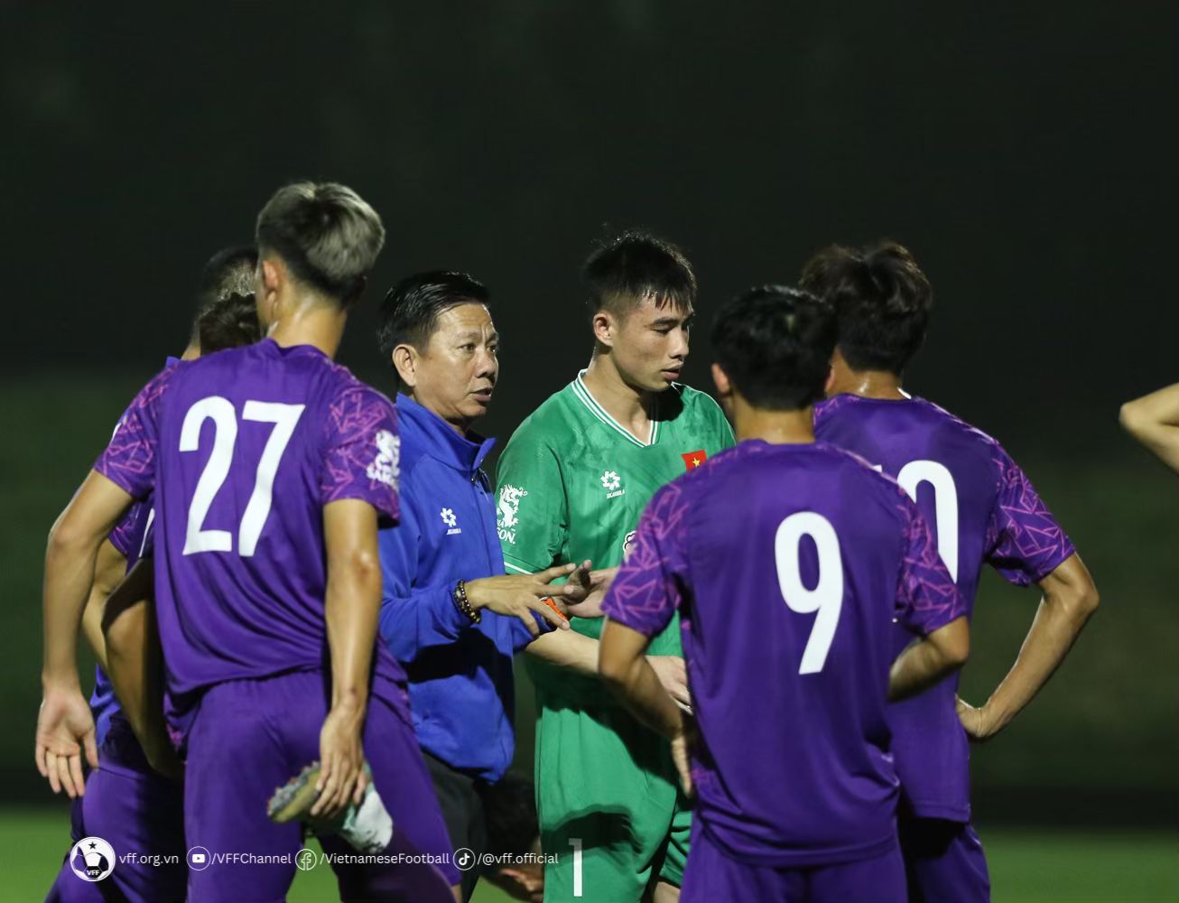 Huấn luyện viên Hoàng Anh Tuấn có bài kiểm tra quan trọng với các cầu thủ. Ảnh: VFF