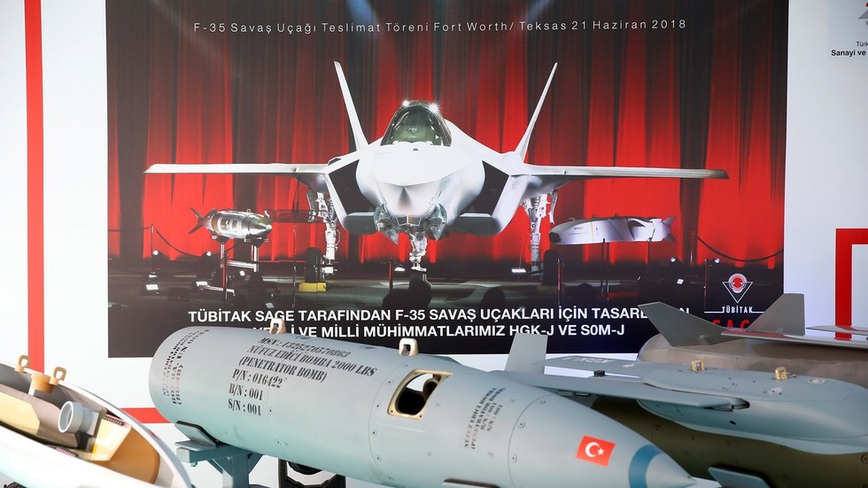 Các loại đạn do Viện Nghiên cứu và Phát triển Công nghiệp Quốc phòng TUBITAK thiết kế cho máy bay chiến đấu F-35 được trưng bày tại Ankara, Thổ Nhĩ Kỳ ngày 31.10.2018. Ảnh: TUBITAK/Anadolu Agency