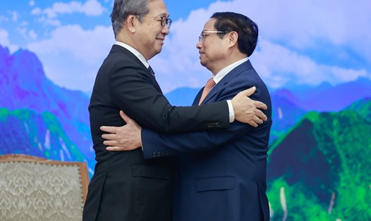 Thủ tướng Chính phủ Phạm Minh Chính và Đại sứ Nhật Bản tại Việt Nam Yamada Takio. Ảnh: Nhật Bắc/VGP